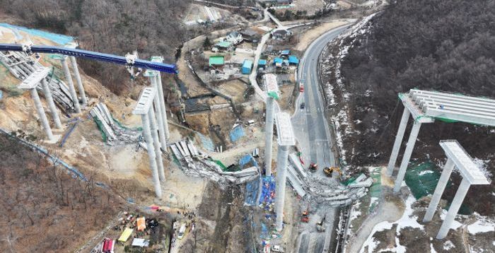 고속도로 교량 붕괴는 인재…국토부 “현엔 행정처분 수위 직권 검토”(종합)