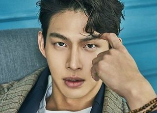'UN 출신' 배우 최정원, 스토킹 혐의 입건…긴급응급조치 명령