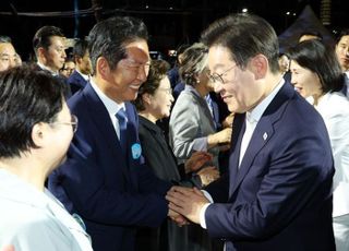 '주권 정부' '강성 대표' 출범에도 정부·여당 지지율 2주 내리 하락…왜?