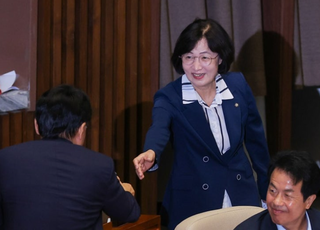 방문진법, 국회 본회의 통과…추미애 법사위원장 선출