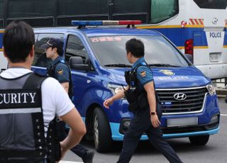 김건희, 구속 후 특검 세 번째 출석…'건진법사 청탁 의혹' 조사