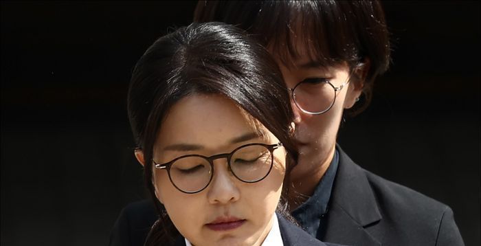 [속보] 김건희 구속 후 3차 조사 약 4시간 만에 종료…오는 23일 재소환