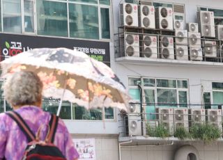 최고체감온도 35도·남부 곳곳 소나기...고온다습한 여름, 건조한 눈 [오늘 날씨]