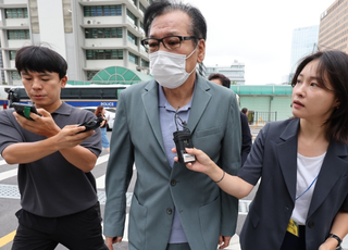 '건진법사' 전성배씨 구속…법원 "증거 인멸 우려"