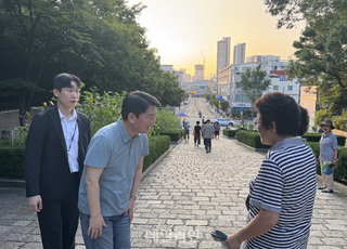 [현장] "'별의 순간' 잡아야 한다 안카나"…안철수에게 쏟아진 대구 6070의 당부는