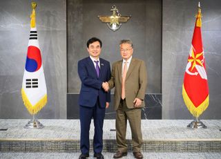 안규백 국방장관, 美대사대리 접견…"한미는 바퀴 양축처럼 늘 함께"