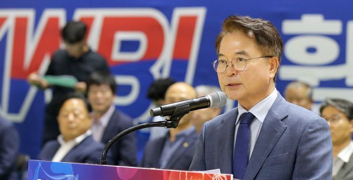 육동한 춘천시장, 장모상 부고장에 계좌번호 기재 논란