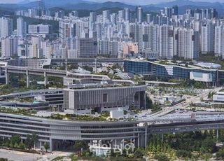 ‘놀랄 일’ 발언에 쏠린 이목…“늦을수록 후유증도 커” [조직개편①]