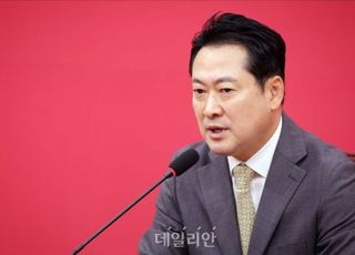 결선 끝 국민의힘 사령탑에 장동혁, '정청래 때리고 혁신파 안기' 시험대