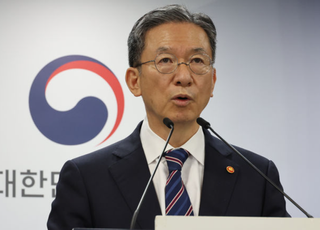 법무장관 "검찰이 수사 권한 갖는 건 안 된다는 확고한 입장 갖고 있어"