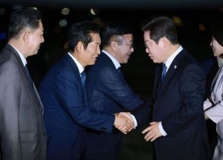 李대통령 "죽을 힘 다해 국정 운영"…정청래 "당정 한몸 공동체로 성공 뒷받침"