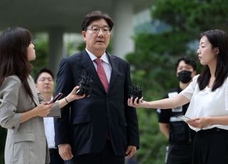 권성동 “통일교 총재에 인사는 했지만 금품은 안 받아”