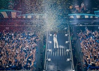 싸이 '흠뻑쇼', 소방관 이어 경찰까지?…무단 관람 5명에 감찰 착수