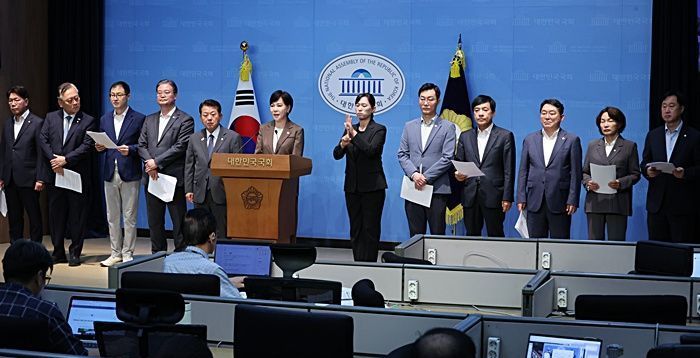 與 '내란 특별재판부 설치' 엄포…"이것이야말로 사법농단" [법조계에 물어보니 671]