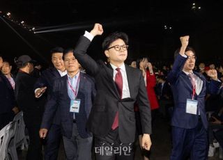 정치 행보 재개하는 한동훈, 정치적 미래는… [정국 기상대]