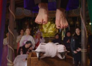 '작두' 위에서 춤추는 욕망 [D:쇼트 시네마(130)]