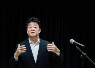 넷플릭스 "백종원 출연 '흑백요리사2', 공개 고민했지만 수백명 참여한 프로그램"