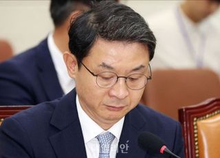 이억원, 해외 주식·사외이사 고액 보수 논란에 "시장 경험 차원" 해명