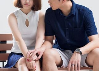 노출女에 홀딱 넘어간 한국남자들, 100억원 뜯기고도 말 못했다