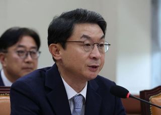 이억원, 금융위 해체설 “언급 부적절”...검증대 앞 침묵 일관 (종합)