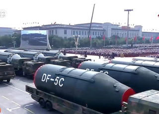中, 열병식서 신형 ICBM 둥펑-5C 공개…"지구 전역 타격 가능"