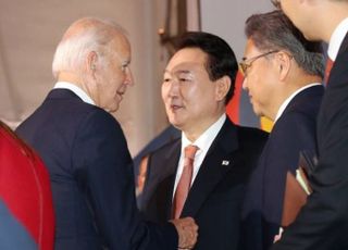 尹 '바이든 날리면' 소송 3년 만에 종결…외교부 소 취하