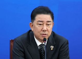 김병기, 차남 대학 편입 비위 의혹 보도에 "가짜뉴스 전형…법정서 보자"