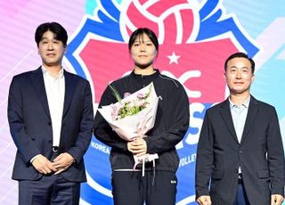 ‘3년 연속 1순위 행운’ 한국도로공사, 최대어 이지윤 지명