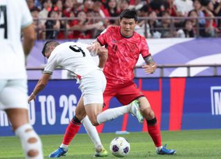 ‘한국 축구 역대 최초’ 전원 유럽파 포백라인 뜨나