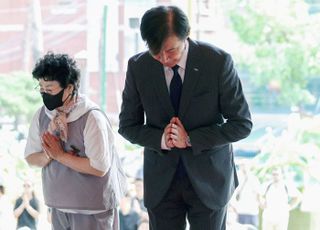 조국, 성 비위 사건에 "재발 방지 마련하는 데 힘 보탤 것"