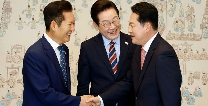 李·장동혁 마주 앉아 협치 첫발 뗐지만…대치 정국 못 풀었다