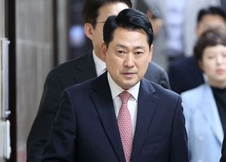중도 행보 속 '한동훈 때리기'…장동혁 앞의 갈림길