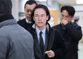 '조건부 지시→담보 검토→대표 결정'…조현범 "배임 없었다, 절차·대여 정당"