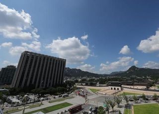 전국 대체로 맑고 곳곳 비 아침·저녁 선선...환절기 척추 건강 지키는 법 [오늘 날씨]
