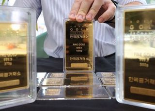 천장 뚫은 금값에…'금 통장' 잔액 1조2000억원 역대 최대