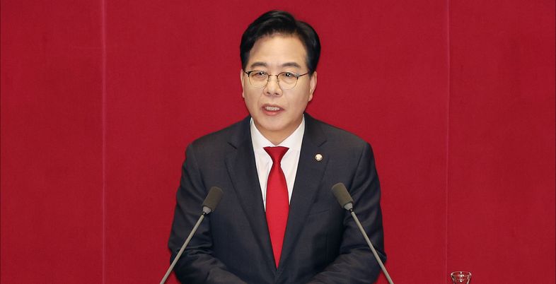 "李정부 100일은 '혼용무도'"…송언석 "파멸의 절벽으로 가속페달"