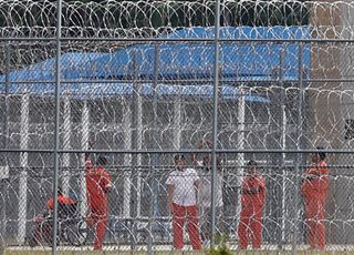 "美 구금 한국인들, 11일 오후 늦게 한국 도착"