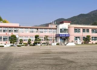 [속보] 제주 학교 앞 초등생 유괴 시도한 30대男 붙잡혀
