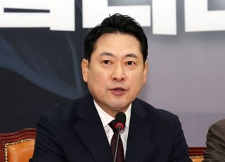장동혁 "李대통령, 100일 기자회견 취소하고 미국 달려가라"
