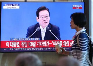 [100일 기자회견] 李대통령 "국가채무 절대액 중요치 않다…세금 깎고 재정 안 쓰면 경제 죽어"