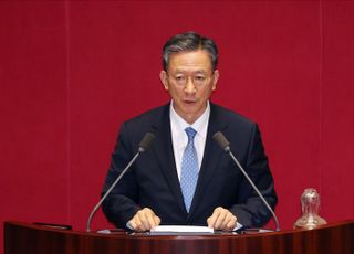 권성동 체포동의안 제안설명하는 정성호 법무부 장관