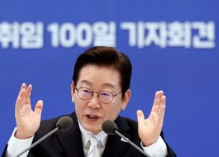 민주당 "'모두의 대통령' 되기 위해 노력" [李대통령 100일 기자회견]