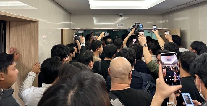 [현장] "주주를 왜 막나!"…동성제약 임시주총 시작 전부터 몸싸움