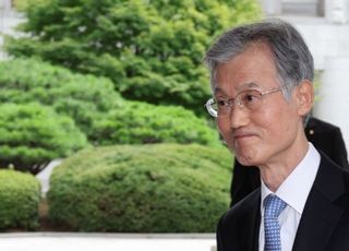 조희대 대법원장, 與 사법개혁 속도전에 "공론화 통해 충분히 논의해야"