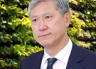 '내란' 일으키고 3대가 '떵떵'거리는 나라…주중대사 노재헌이 던지는 질문 [데스크 칼럼]