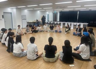 관객을 넘어, 창작의 동반자로…‘청소년극 창작벨트’의 실험 [과정공유, 미완의 미학②]