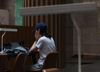 쉬는 청년에게 구직수당 더 주는 정부…“구직의욕 더 떨어져”