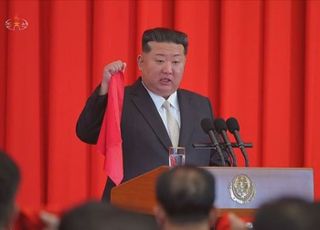 '무기연구소 방문' 김정은 "핵무력·상용무력 병진"