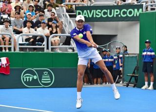 권순우, 세계 19위 부블리크에 기권승