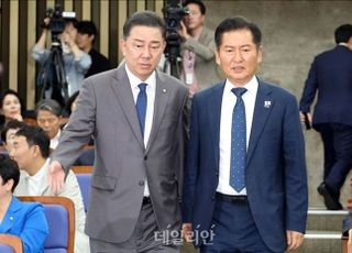 [데일리안 오늘뉴스 종합] 김병기 ‘특검법 합의 논란·투톱 갈등’에 “심려 끼쳐 죄송”, 대청도 해병대서 21세 병장 총상으로 사망, ‘강제성’ 언급 없이 ‘반쪽’ 행사로 그친 日 사도광산 추도식 등